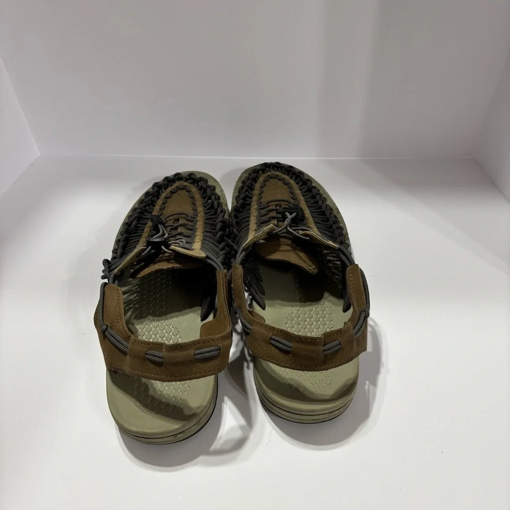 Men's Tan and Gray Sandals